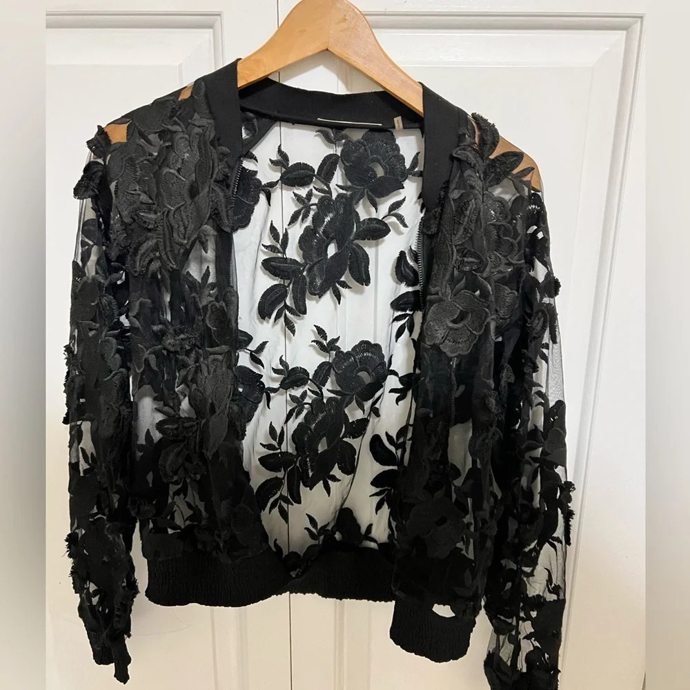 TAHARI CARDIGAN Size Small - Picture 1 of 8